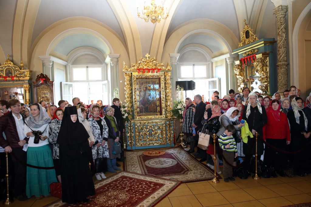 Празднование годовщины возвращения Иверского образа Пресвятой Богородицы в Новодевичий монастырь
