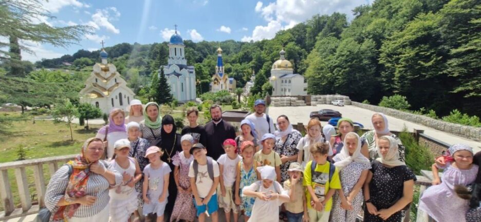 Воспитанники православного лагеря «Александрия» совершили паломническую поездку в монастырь