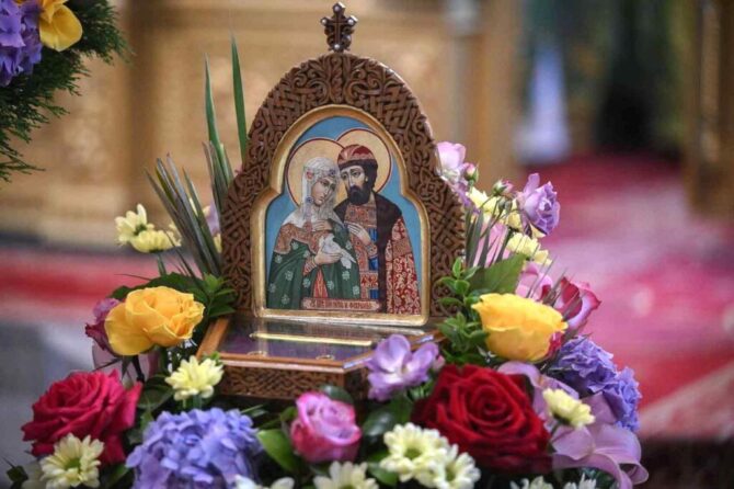 В День семьи, любви и верности епископ Сочинский и Туапсинский Герман совершил Литургию в соборе Архистратига Михаила г. Сочи