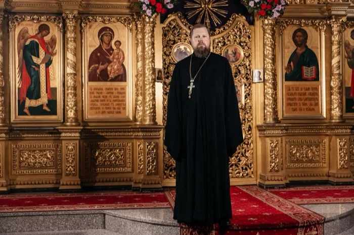 Протоиерей Александр Евгеньевич Ковалев в соборе Архистратига Михаила